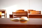 Tytuł artykułu ma znaczenie podwójne. Po pierwsze, wreszcie nadszedł koniec roku szkolnego, tej nielubianej przez nikogo pracy, zadań domowych (choć ograniczonych), wypracowań (coraz rzadziej pisanych), odpytywań (w zaniku), wierszyków na […]