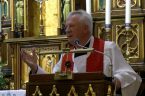 Pierwszym podmiotem edukacji jesteśmy my, rodzice, naród. Szkoły, które nam tworzą państwa, jak państwo polskie naszemu narodowi, to jest rzecz w edukacji drugorzędna. Powinniśmy, kochani, wielki wysiłek włożyć w edukację. […]
